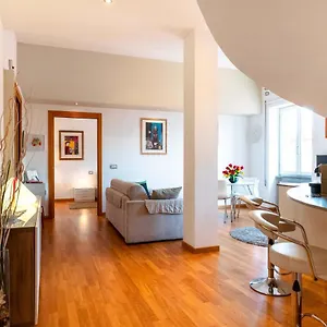 Luxury Flat In Town - Center Apartment